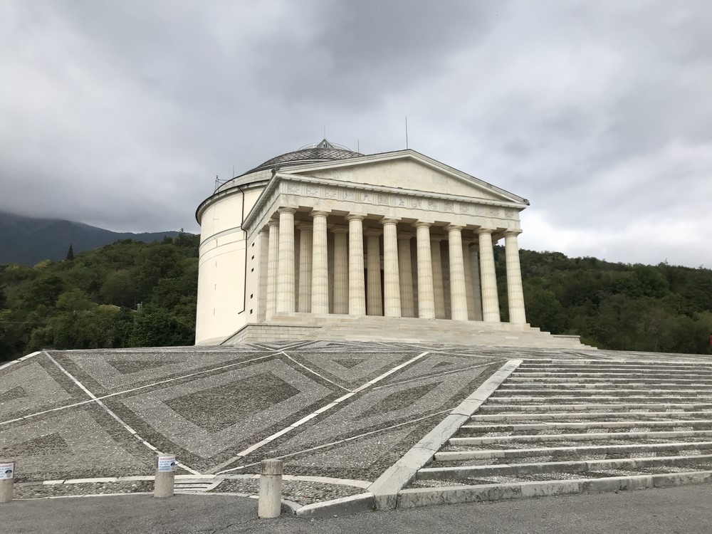 Possagno Tempio di Canova.JPG