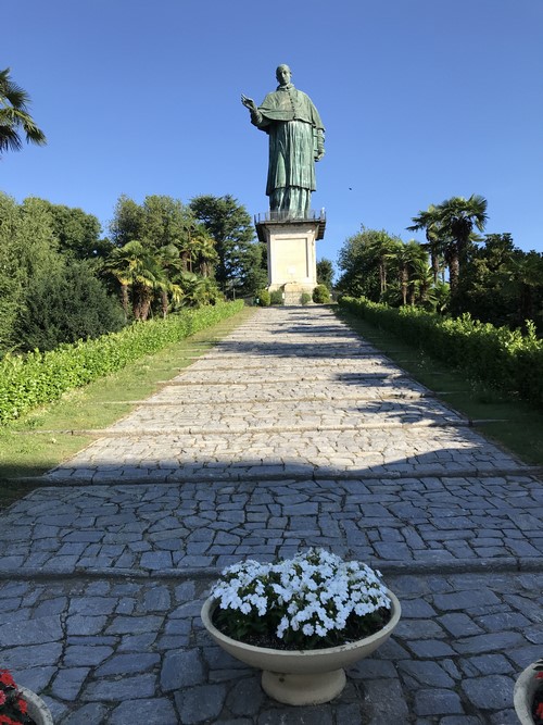 Arona Statua San Carlo.JPG