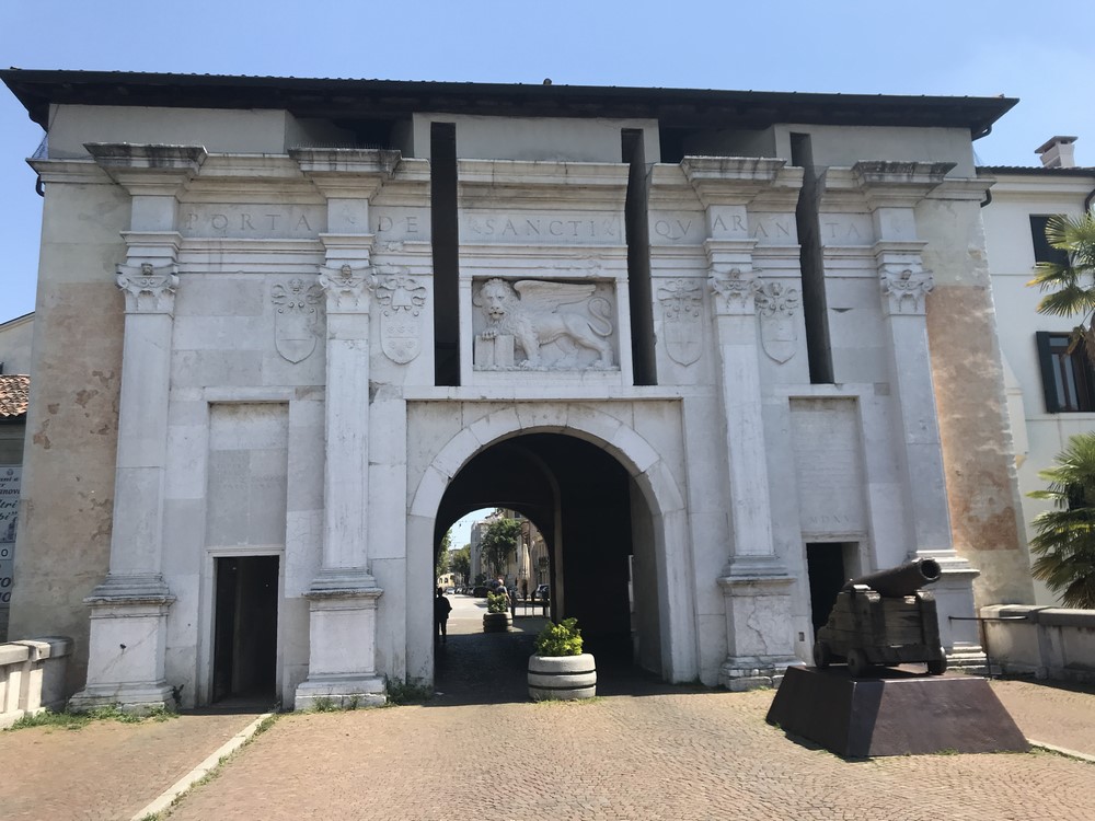 Treviso - Porta Santi Quaranta.JPG