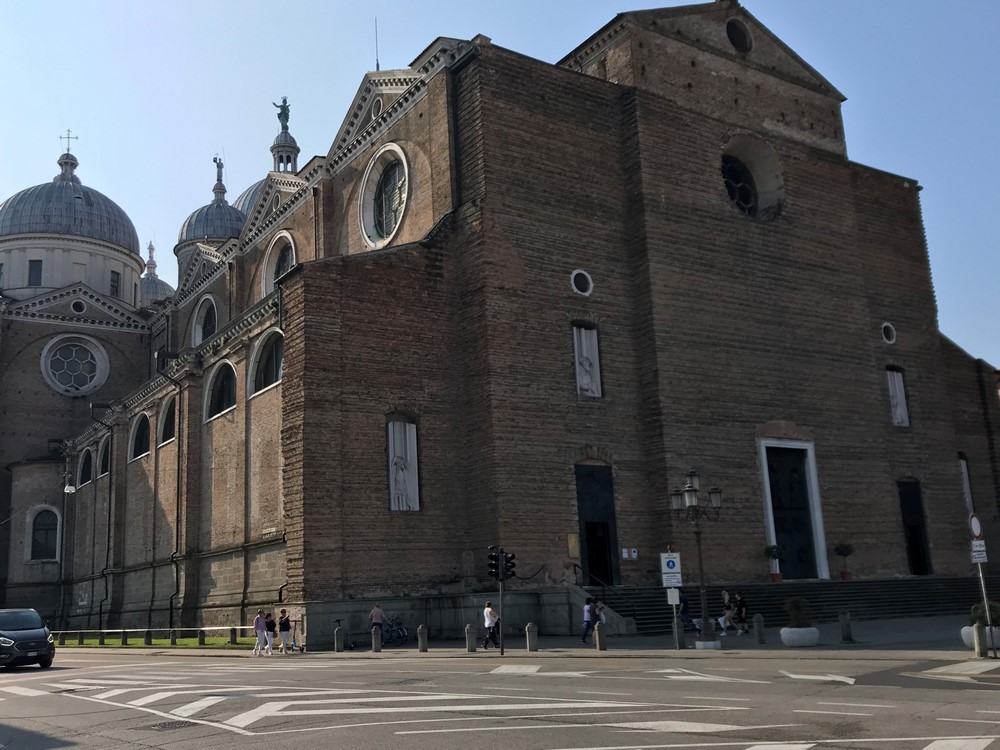 Padova - Basilica abbaziale di Santa Giustina.jpg