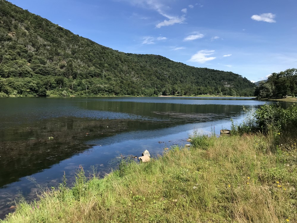 Valganna Lago di Ganna.JPG