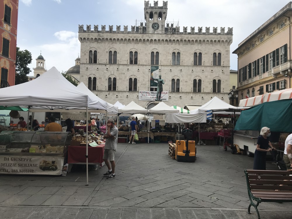 Chiavari Piazza Mazzini.JPG