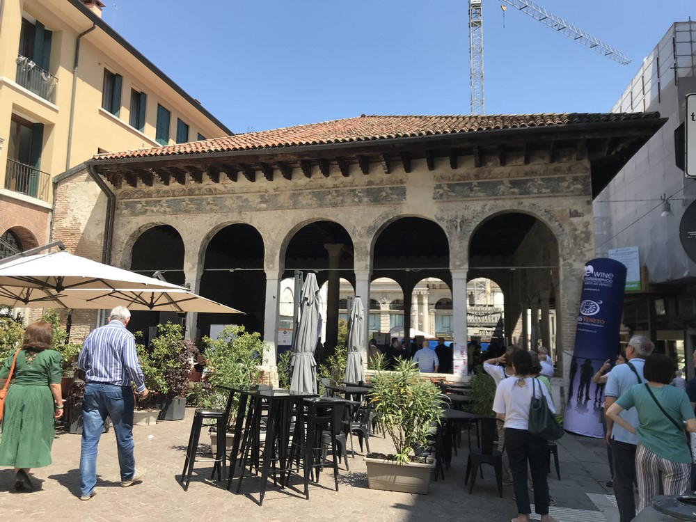 Treviso - Loggia dei Cavalieri.JPG